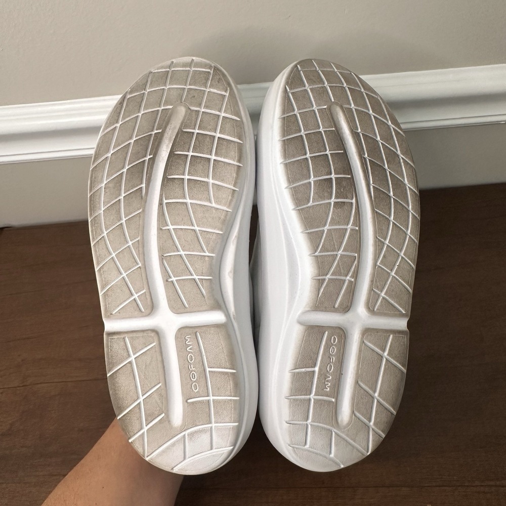 OOFOS Women Club+ Leather Slip-On Recovery Shoes Sneakers 9 White Comfort Laces - Picture 6 of 8